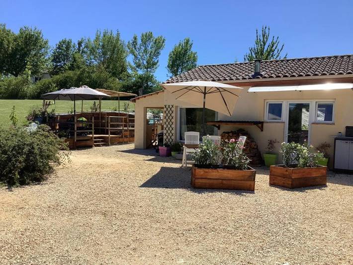 Maison de vacances pour 2 personnes, avec jacuzzi ainsi que jardin et terrasse, animaux acceptés