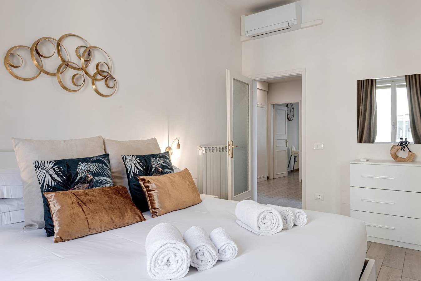 Entire apartment, Bright Apartment with Terrace and Parking Space in Florence, Florence Province