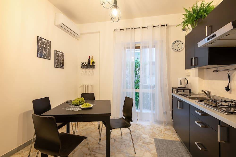 Entire apartment, [Central Station ★★★★★] Elegant Apartment in Bari, Bari Province