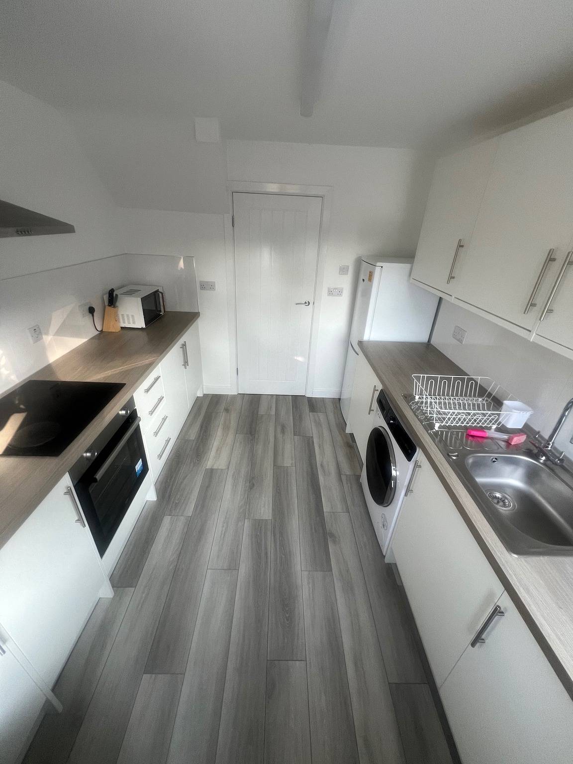 3 Bedroom House - Sleeps 6 & Free Parking in Dunstable (Bedfordshire), Chiltern Hills