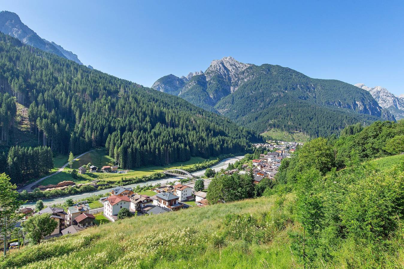 Zimmer 'Pini' mit Bergblick und Balkon in San Pietro di Cadore, Karnischer Hauptkamm