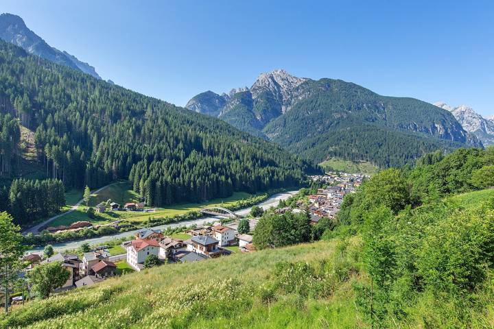 'Pini' Room with Mountain View and Balcony in San Pietro di Cadore, Karnischer Hauptkamm