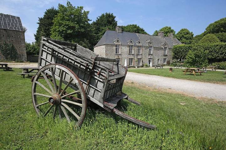 Location de vacances pour 13 personnes à Carneville