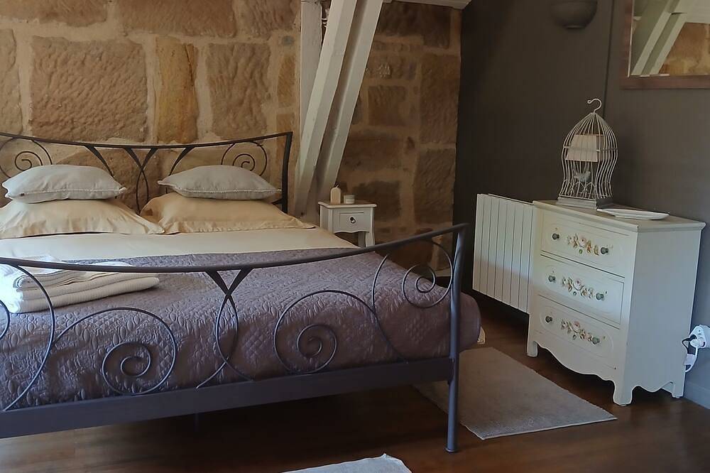 \"Au Petit Grammont\" Gîte de Charme Lison, Piscine et Jacuzzi au Cœur du Lot! in Lacapelle-Marival, Lot