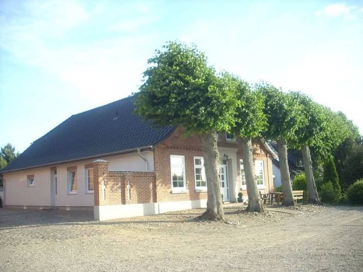 Ferienhaus für 9 Personen, mit Terrasse und Garten sowie Sauna