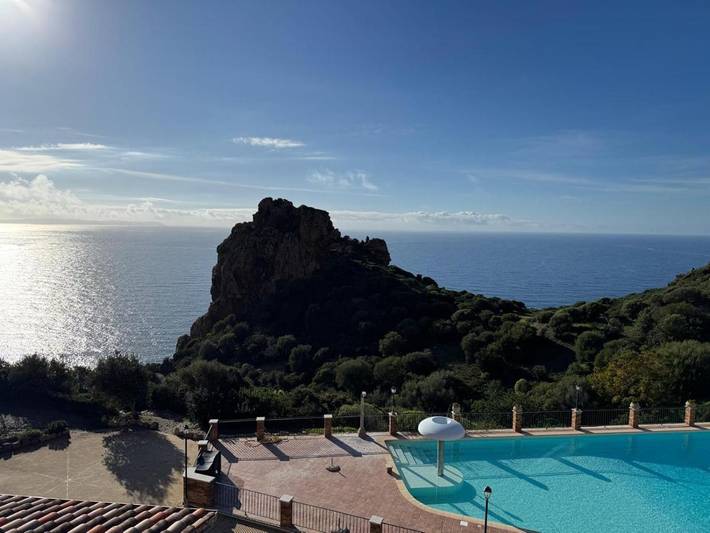 Ferienhaus für 4 Personen, mit Balkon und Terrasse sowie Garten und Pool