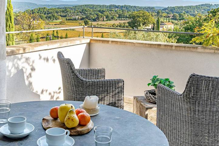 Appartement de vacances pour 2 personnes, avec jardin ainsi que piscine et balcon, animaux acceptés
