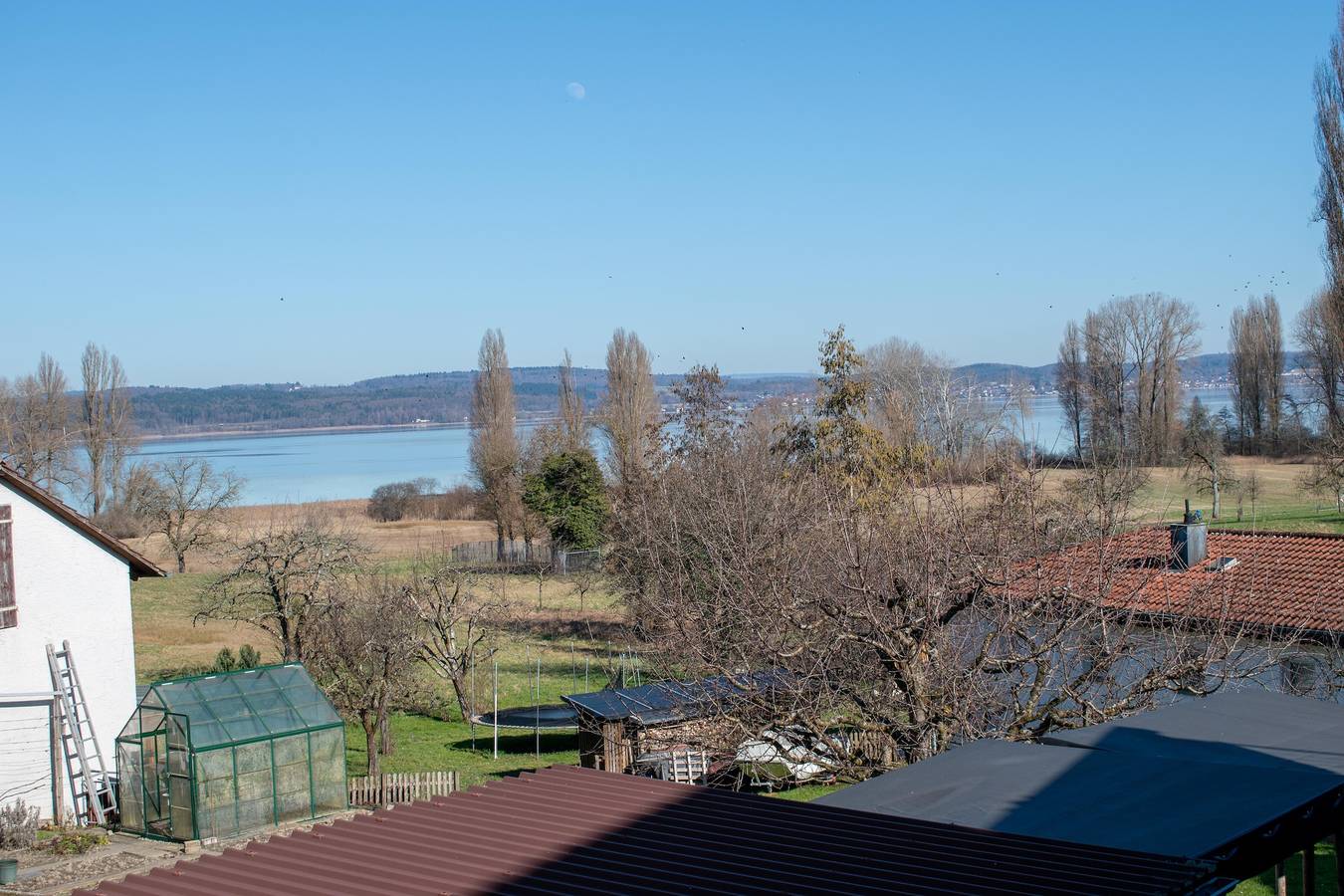 Ganze Ferienwohnung, Ferienwohnung Rosa - 2,5-Zimmer-Wohnung, Terrasse und Balkon, Og in Gaienhofen, Untersee