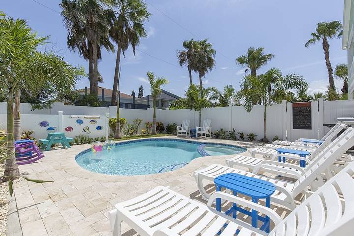 Vacation rental for 18 people, with hot tub and balcony, with pets in Padre Island