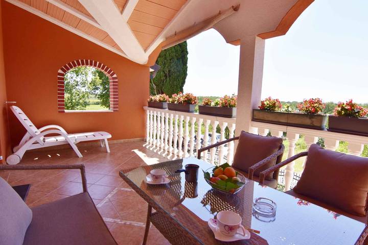 Ferienwohnung für 4 Personen, mit Balkon in Umag und Umgebung