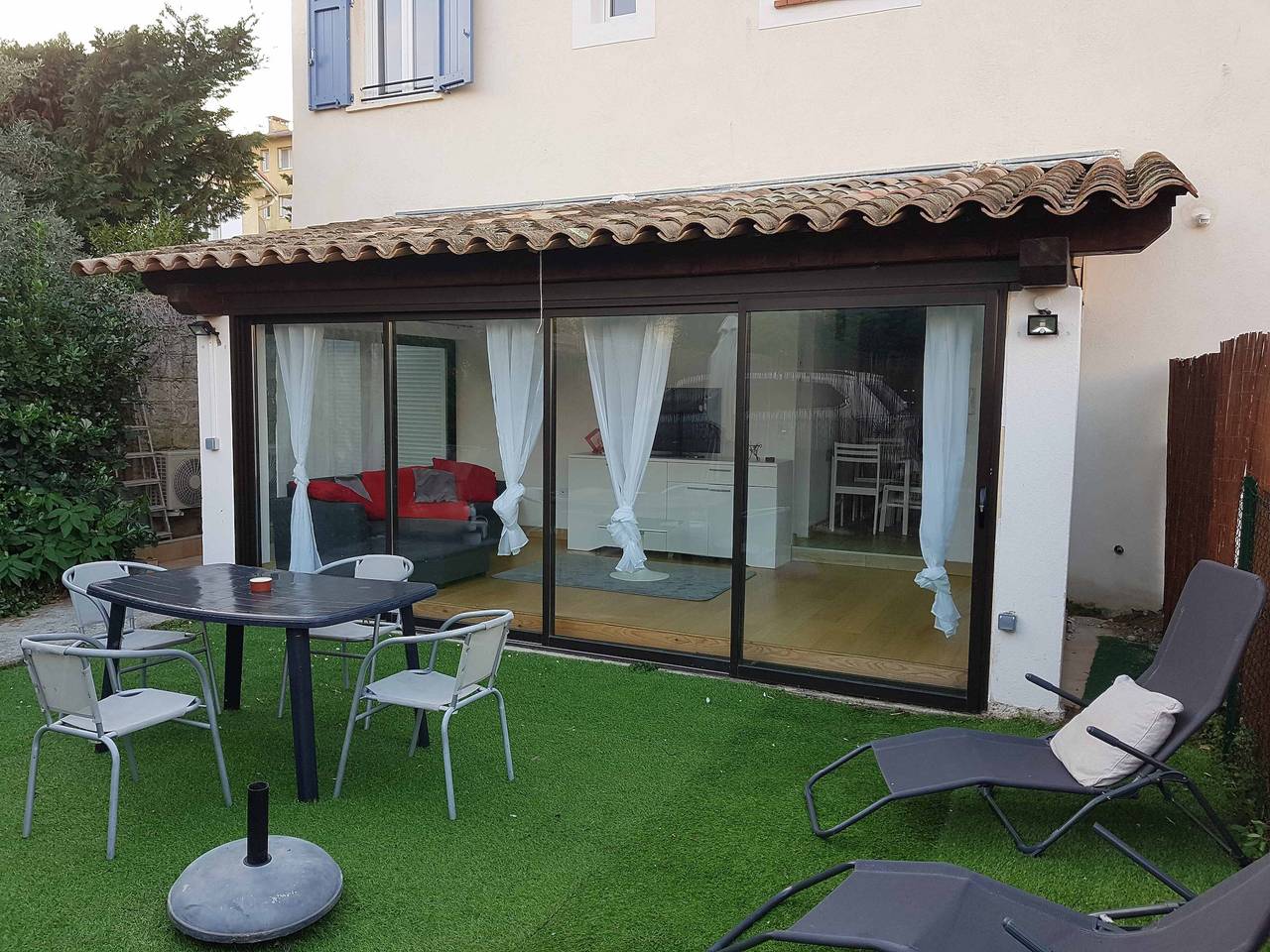 Apartamento entero, Apartamento 'Les Orangers' con Jardín Privado, Wi-Fi y Aire Acondicionado in Cannes La Bocca, Cannes