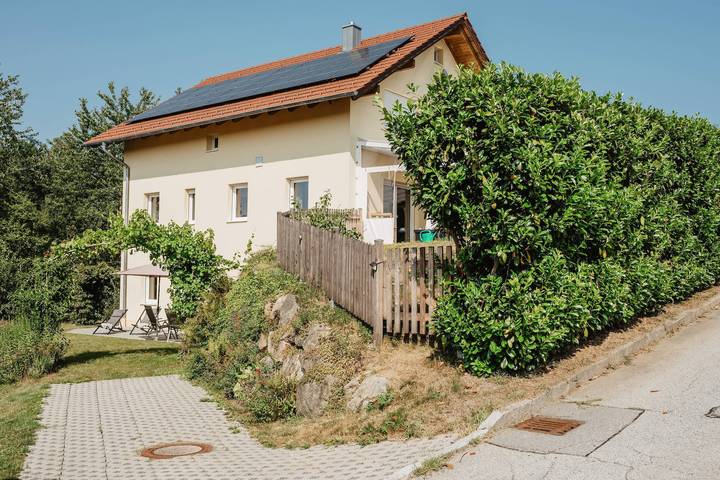 Ferienwohnung für 4 Personen, mit Balkon und Balkon/Terrasse sowie Terrasse und Garten in Schönberg (Bayern)