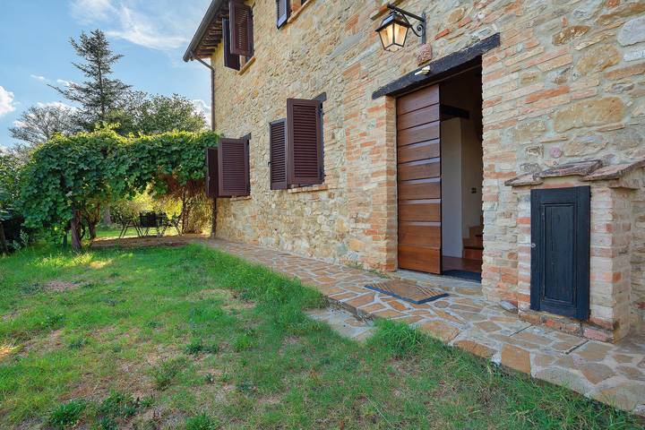 Casa rural 'Casale San Pietro' con vistas a la montaña, terraza privada y Wi-Fi in Città di Castello, Valtiberina