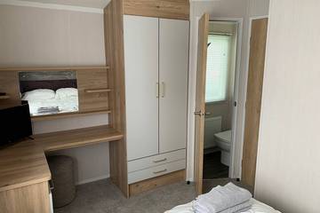 Static Caravan for 6 People in Walton on the Naze, Essex, Photo 3