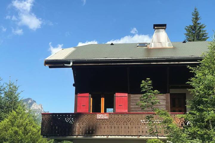Chalet pour 8 personnes, avec jacuzzi et balcon à Le Biot