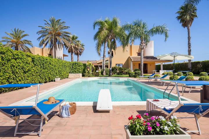 Villa con piscina per 8 persone, con Balcone e Terrazza nonché Giardino e Piscina a Marsala