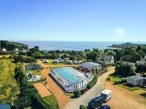 Mobil home pour 6 personnes dans Bréhec