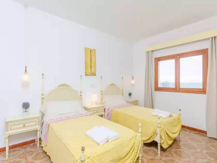 Finca für 6 Personen, mit Terrasse und Garten in S'Illot Cala Morlanda - 3
