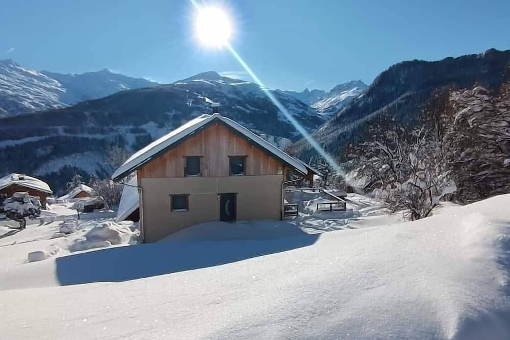 Chalet De L'aiguille Noire in Montricher-Albanne, Région de Saint-Jean-de-Maurienne