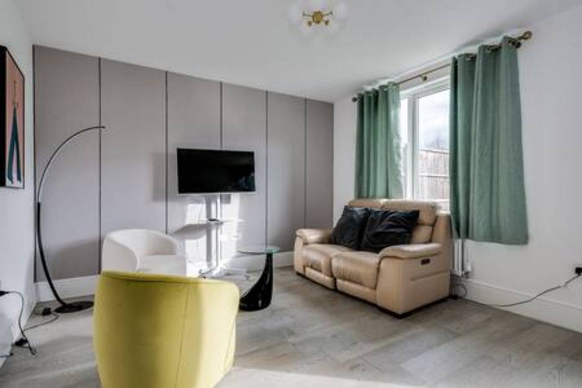 Stylish 4-Br House with 3 Ensuite & Free Parking in Oxford, Oxfordshire