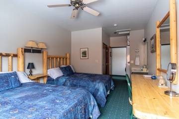 Log Cabin for 8 People in Yellowstone, Custer Gallatin National Forest, Photo 3