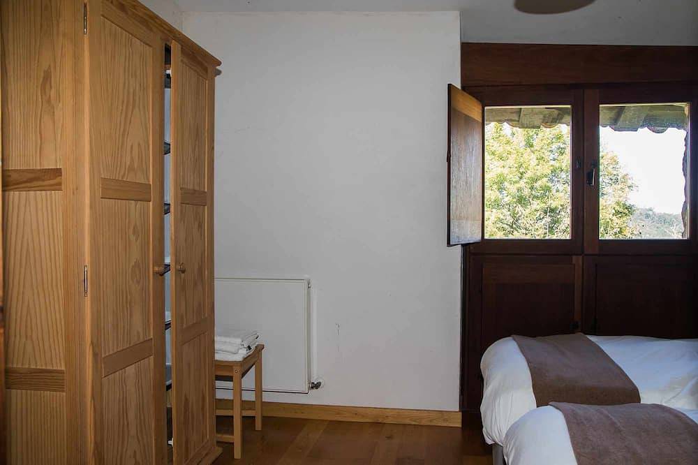 Casina de Rubio. Fa parte del set di 4 case di Las Casinas de Linares in Ribadesella, Costa Verde (Spagna)