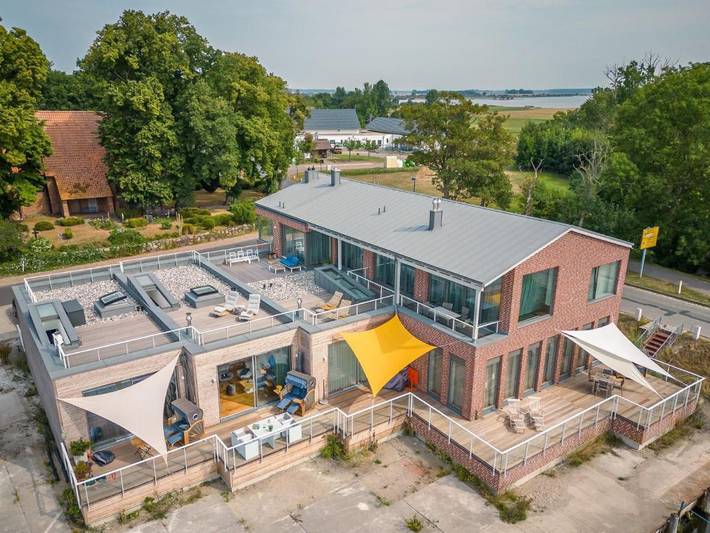 Ferienwohnung für 5 Personen, mit Terrasse und Sauna sowie Seeblick