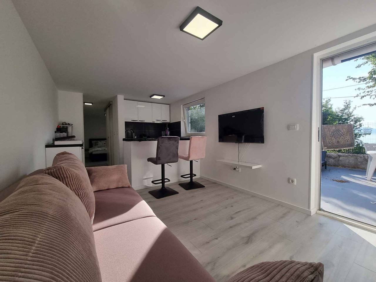 Ganze Ferienwohnung, Ferienwohnung am Meer mit Klimaanlage  in Njivice, Krk