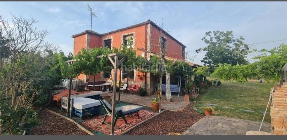 Apartamento para 8 personas, con piscina además de vistas y jardín, Se admiten mascotas en Lardero