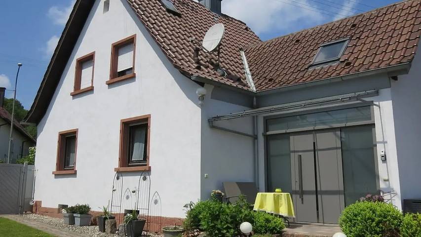 Ferienhaus für 4 Personen, mit Terrasse und Garten