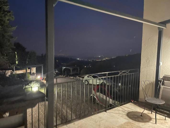 Gîte pour 2 personnes, avec jardin et piscine ainsi que sauna et jacuzzi à Châteauneuf-Grasse - 4