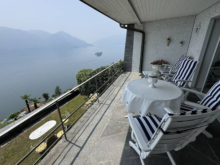 Ferienhaus für 4 Personen, mit Garten und Seeblick sowie Ausblick und Balkon in Ronco sopra Ascona