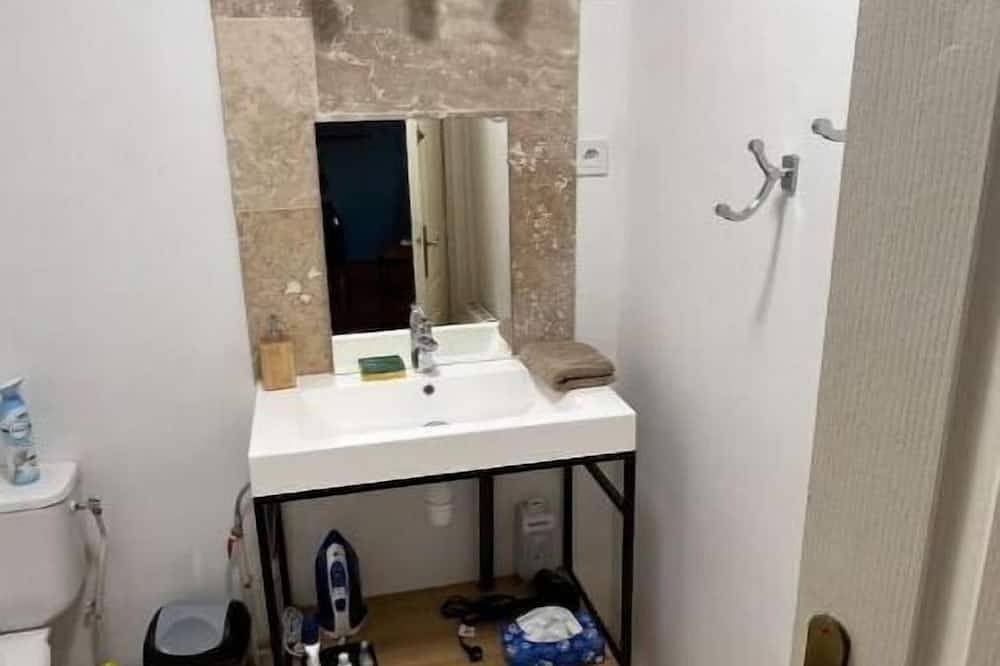 Appartement entier, Les toits d'Ambroise *** proche Paris, Fontainebleau, Provins & Barbizon in Melun, Seine-et-Marne