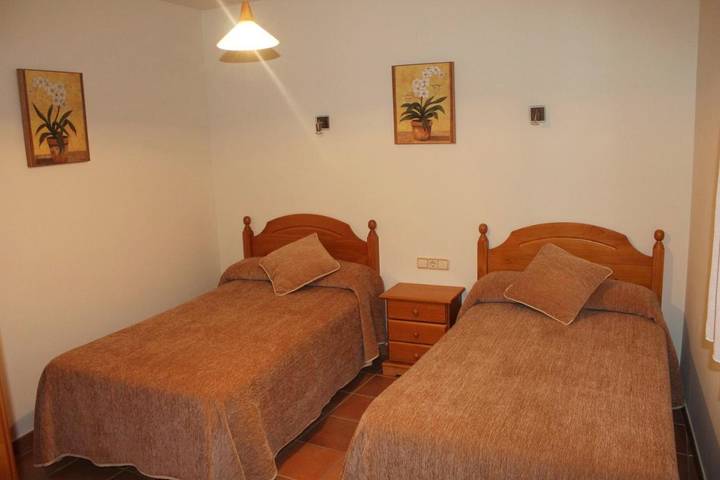 Casa rural para 16 personas, con Jacuzzi además de Terraza y Vistas en Provincia de Cuenca - 4