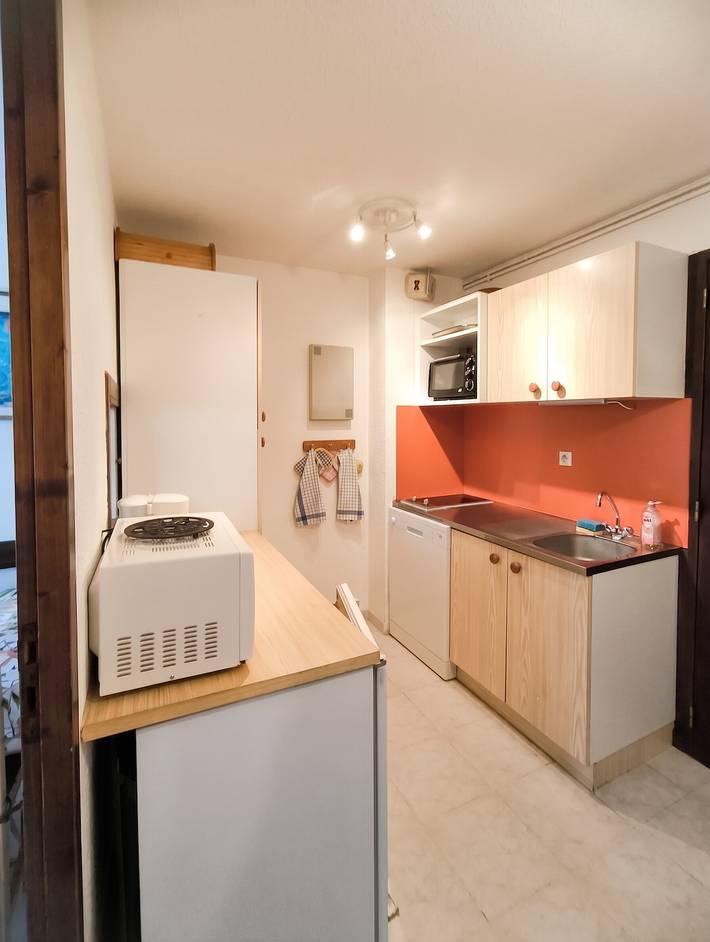 Studio entier, Studio moderne à Taninges avec vue sur les montagnes - 35 m² in Le Praz de Lys, Taninges