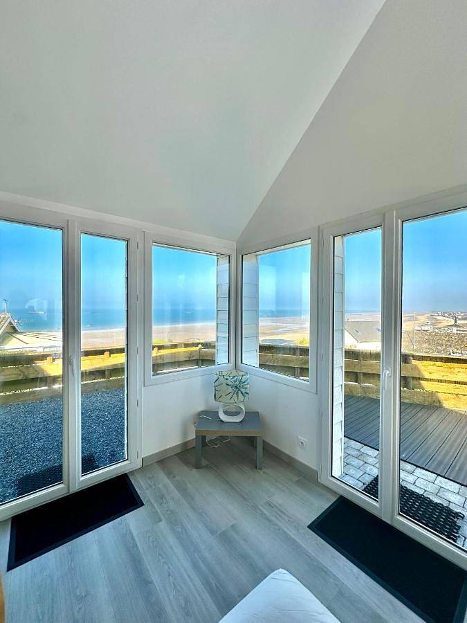 Location de vacances pour 6 personnes, avec vue et balcon à Saint-Côme-de-Fresné