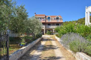 Ferienwohnung für 5 Personen in Tkon, Pasman, Bild 1