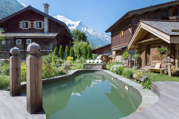 Hôtel pour 2 personnes, avec Balcon et Jacuzzi ainsi que Terrasse et Jardin