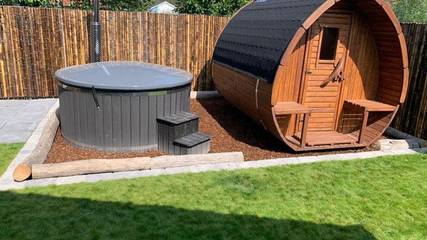 Ferienwohnung für 8 Personen, mit Sauna und Garten sowie Pool und Terrasse in Jade