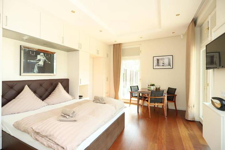 Ferienwohnung für 6 Personen, mit Ausblick und Garten sowie Sauna in Hohe Düne (Warnemünde) - 4