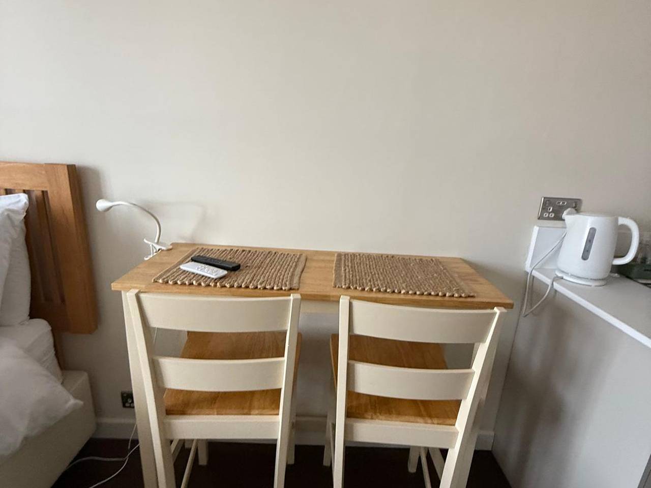 Ganze Wohnung, Pass the Keys | Modern Elegant Studio 20 Minutes to Central London in Richmond an der Themse, London
