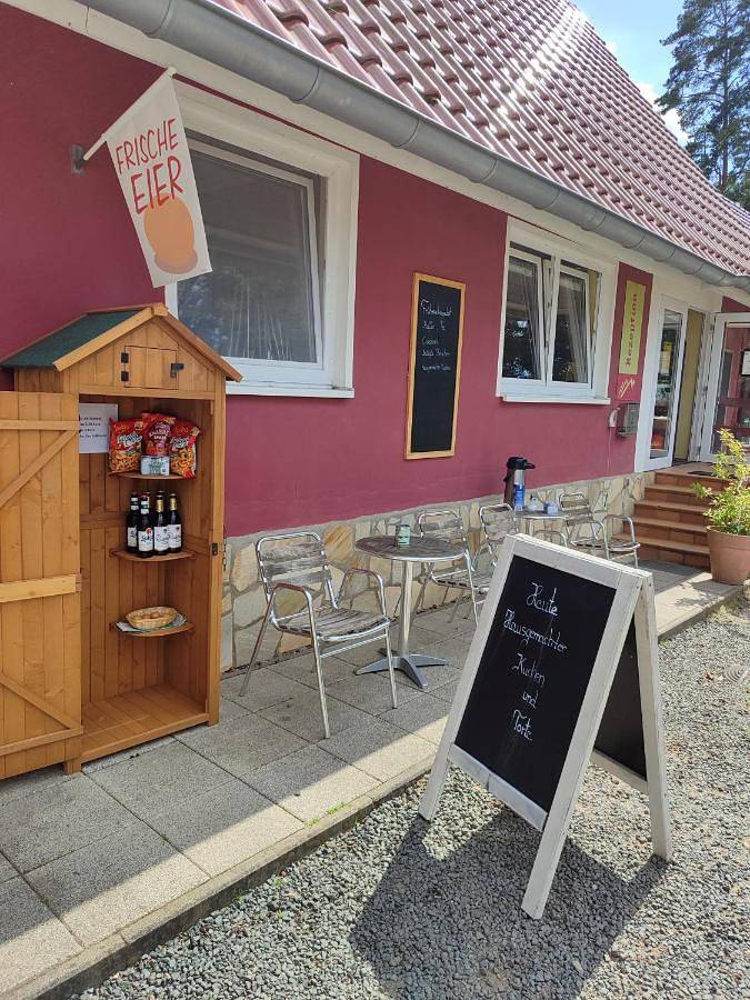 Minihotel "Hobbit Town" am See an der Mecklenburger Seenplatte, Schlaffass in Himmelpfort, Ruppiner Seenland