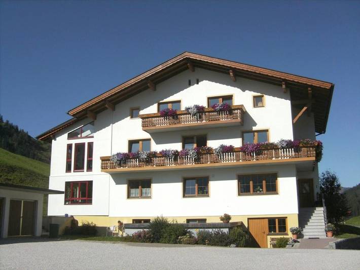 Ferienhaus für 4 Personen, mit Garten und Ausblick sowie Terrasse in Berwang
