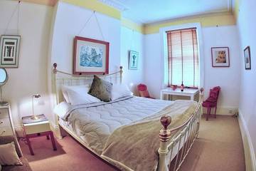 Holiday Home for 22 People in Eastbourne, East Sussex, Photo 2