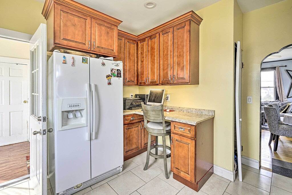 Ganze Wohnung, Long Branch Apartment: 1 Mi to Beach, Pier Village in Long Branch, Monmouth County