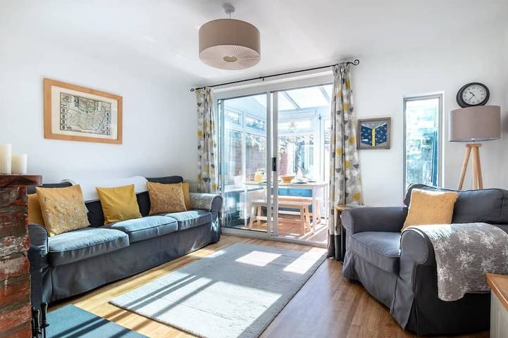 Cottage for 4 people, with garden, with pets in Woodbridge