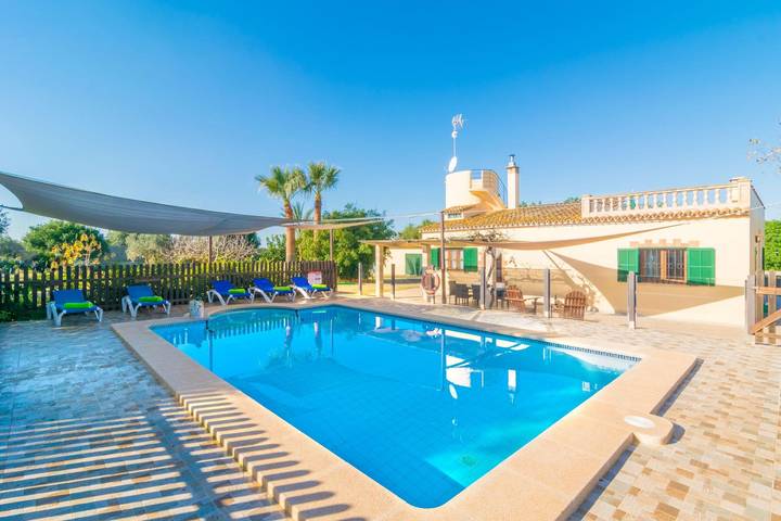 Finca für 6 Personen, mit Terrasse und Garten sowie Pool in Cala Figuera