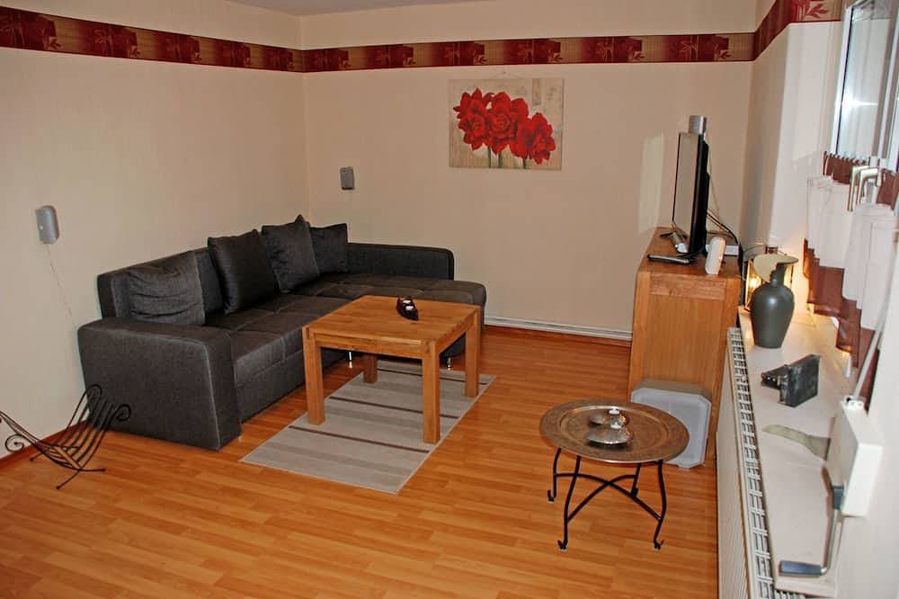 Pommernhof vacation apartment with terrace on the ground floor - Ferienwohnungen auf dem Pommernhof in Samtens, Ruegen