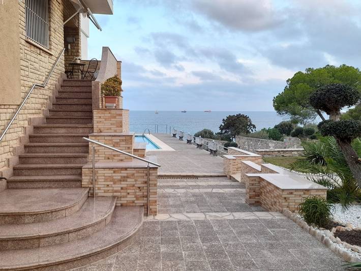 Location de vacances pour 5 personnes, avec piscine ainsi que terrasse et jardin à Tarragone - 4