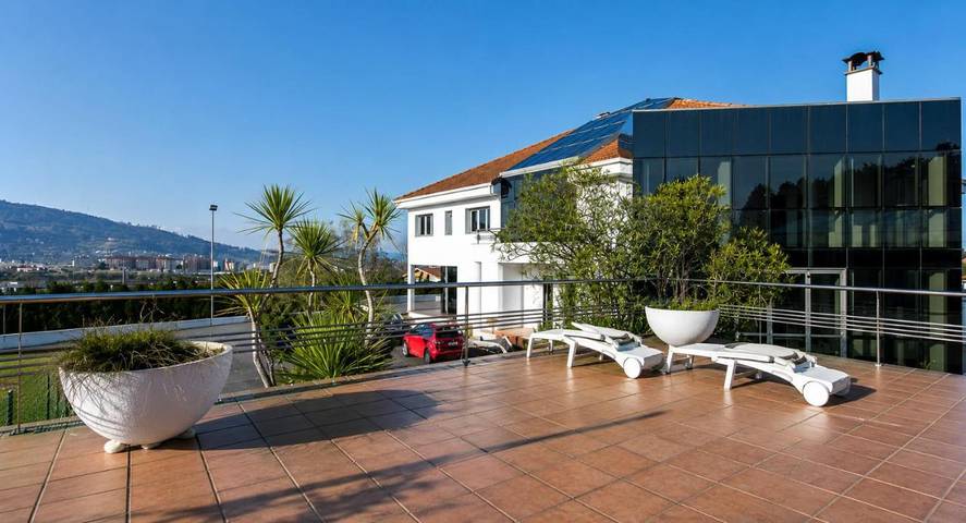 Casa rural para 10 personas, con Balcón y Terraza además de Piscina y Vistas en Oviedo